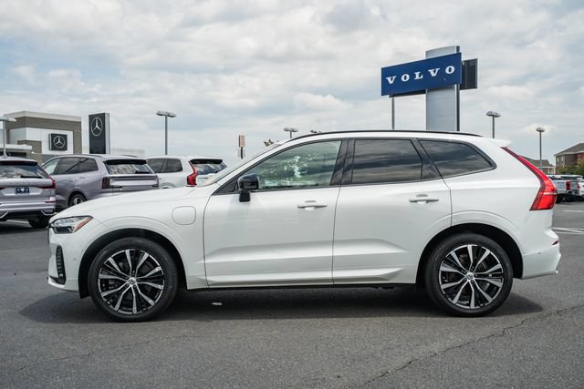 Certified 2023 Volvo XC60 T8 Plus w/ Climate Package AWD/4WD image 4