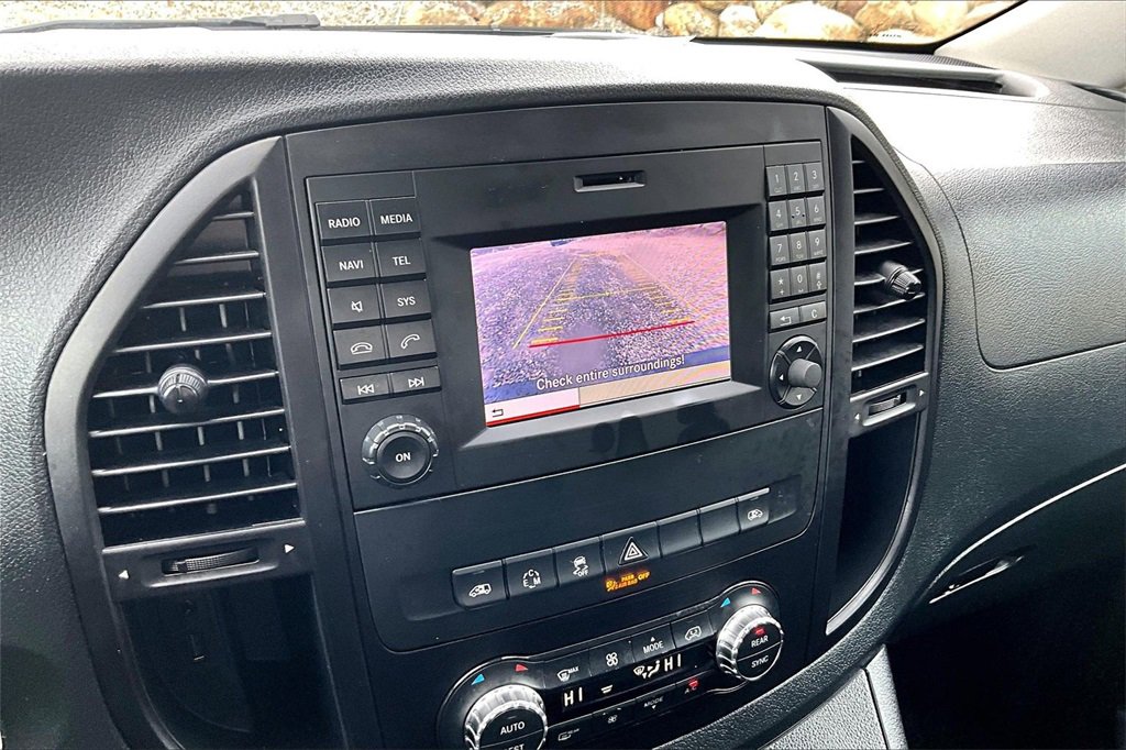 Used 2018 Mercedes-Benz Metris Passenger image 19