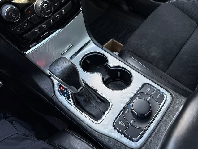 Used 2019 Jeep Grand Cherokee SRT image 27