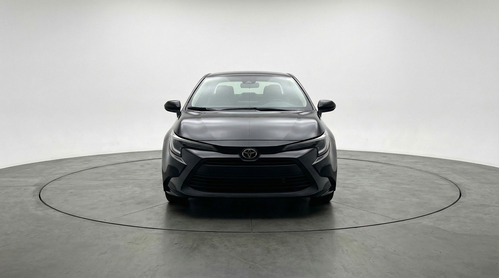 Used 2025 Toyota Corolla LE FWD image 2