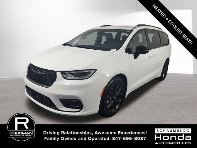 Used 2025 Chrysler Pacifica Limited
