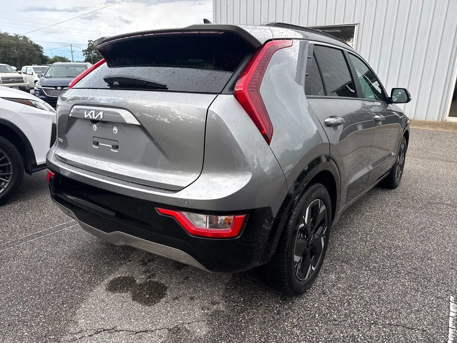 Used 2024 Kia Niro Wind w/ Wind Preserve Package FWD image 7