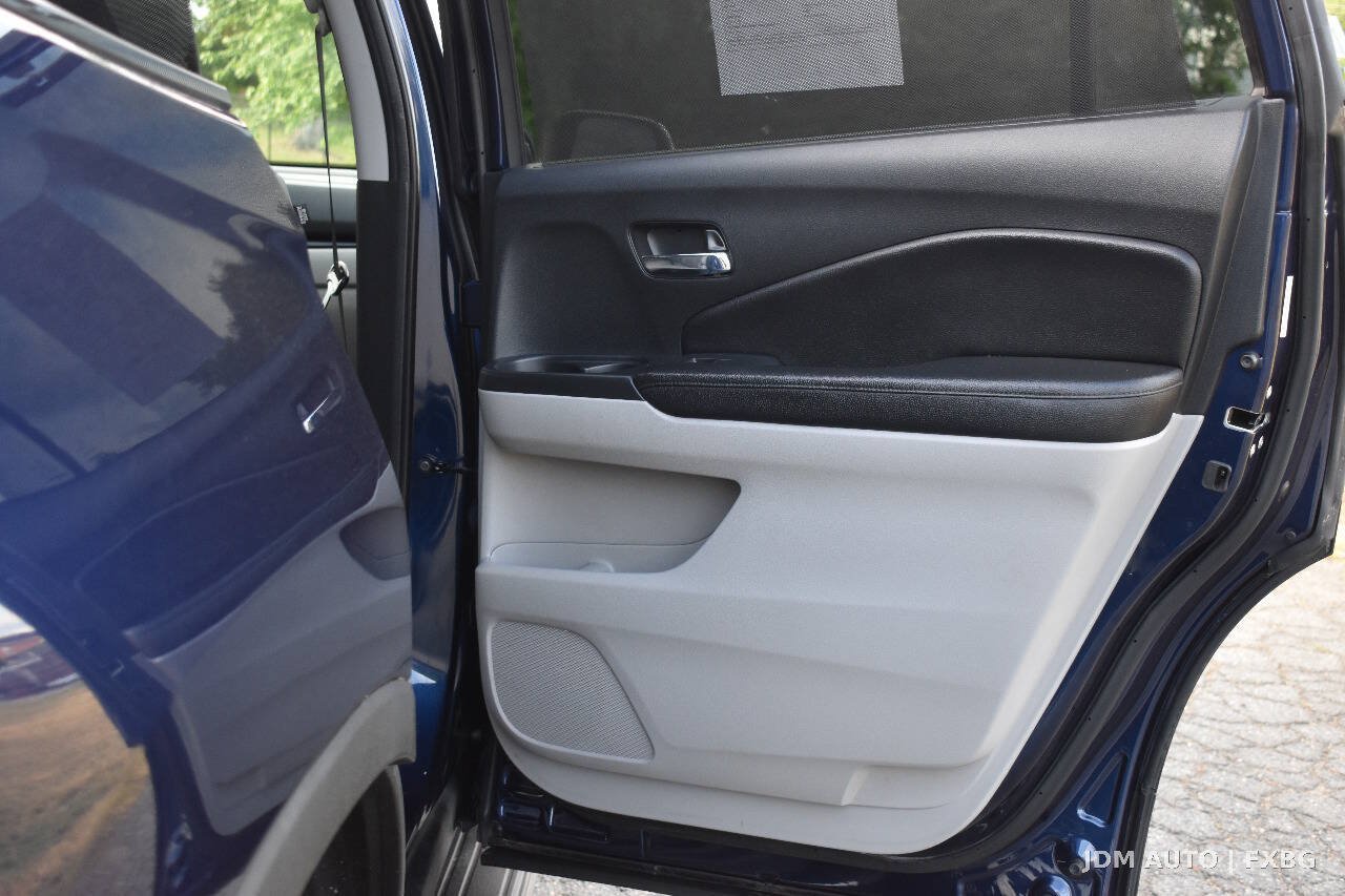 Used 2016 Honda Pilot Touring image 13
