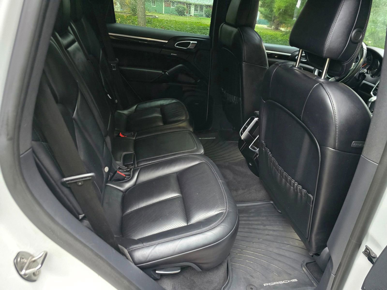 Used 2017 Porsche Cayenne Platinum Edition image 14