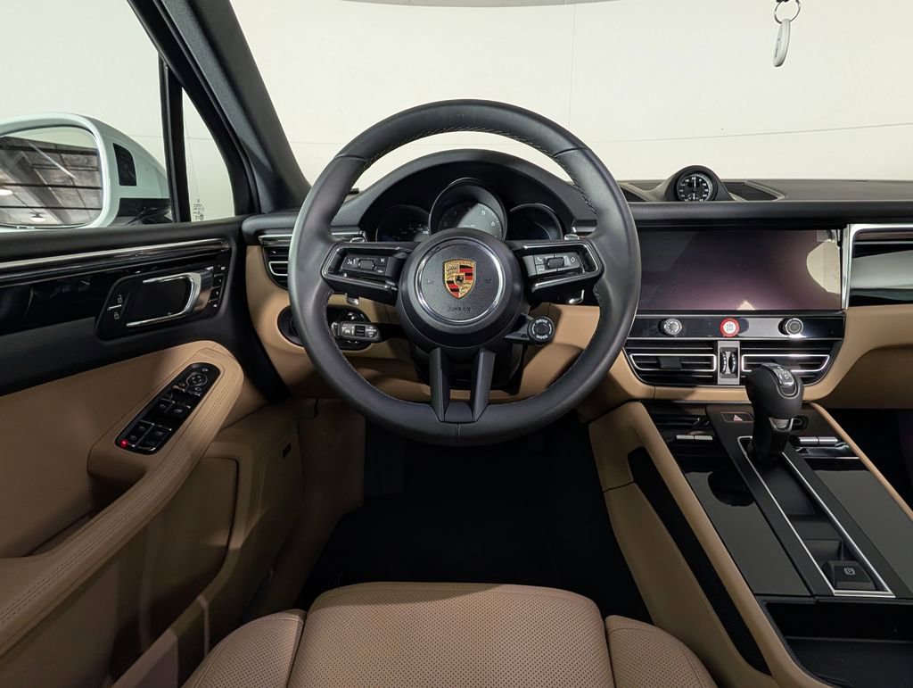 Certified 2025 Porsche Macan S image 21