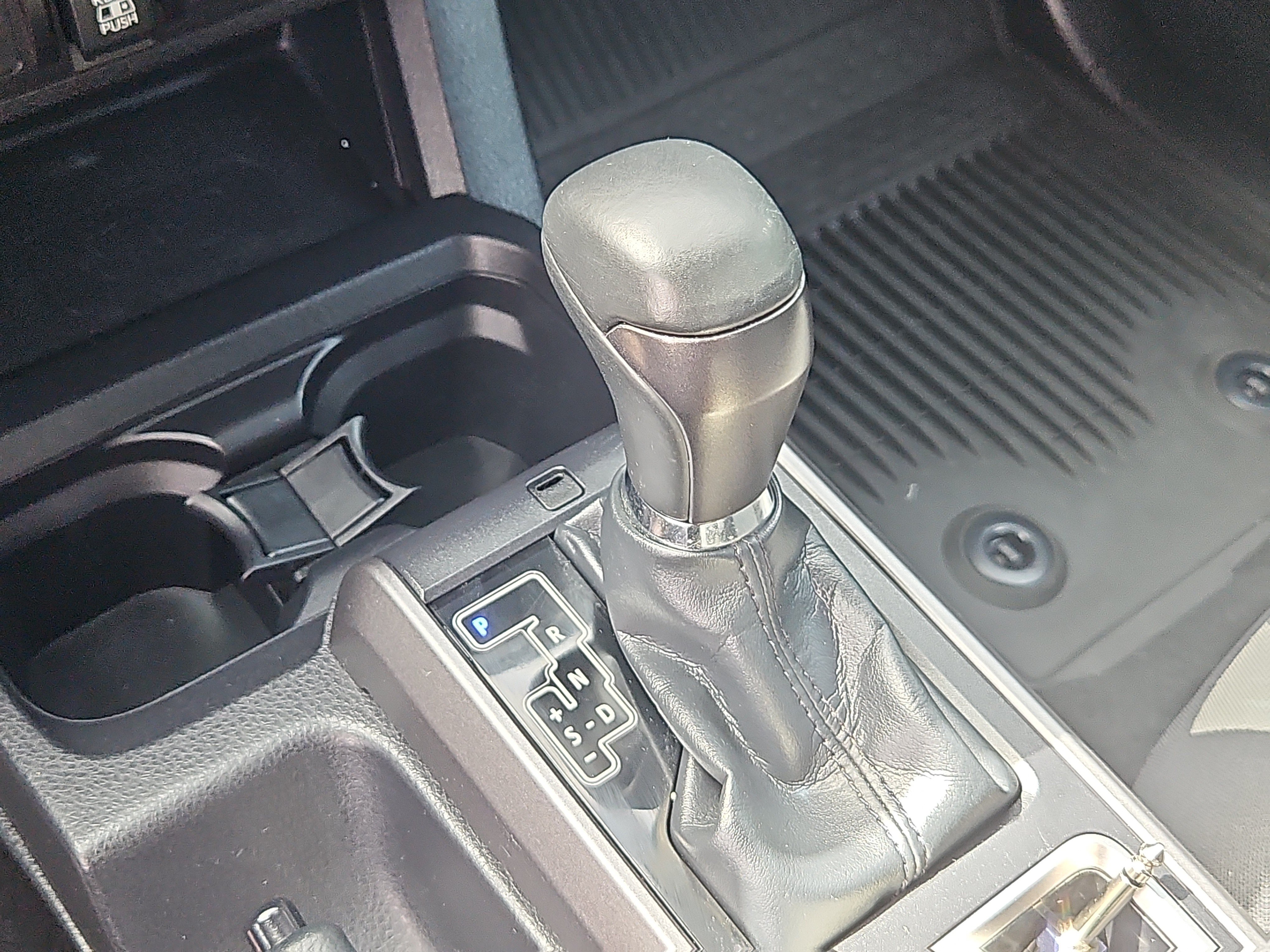 Used 2022 Toyota Tacoma TRD Off-Road AWD/4WD image 16