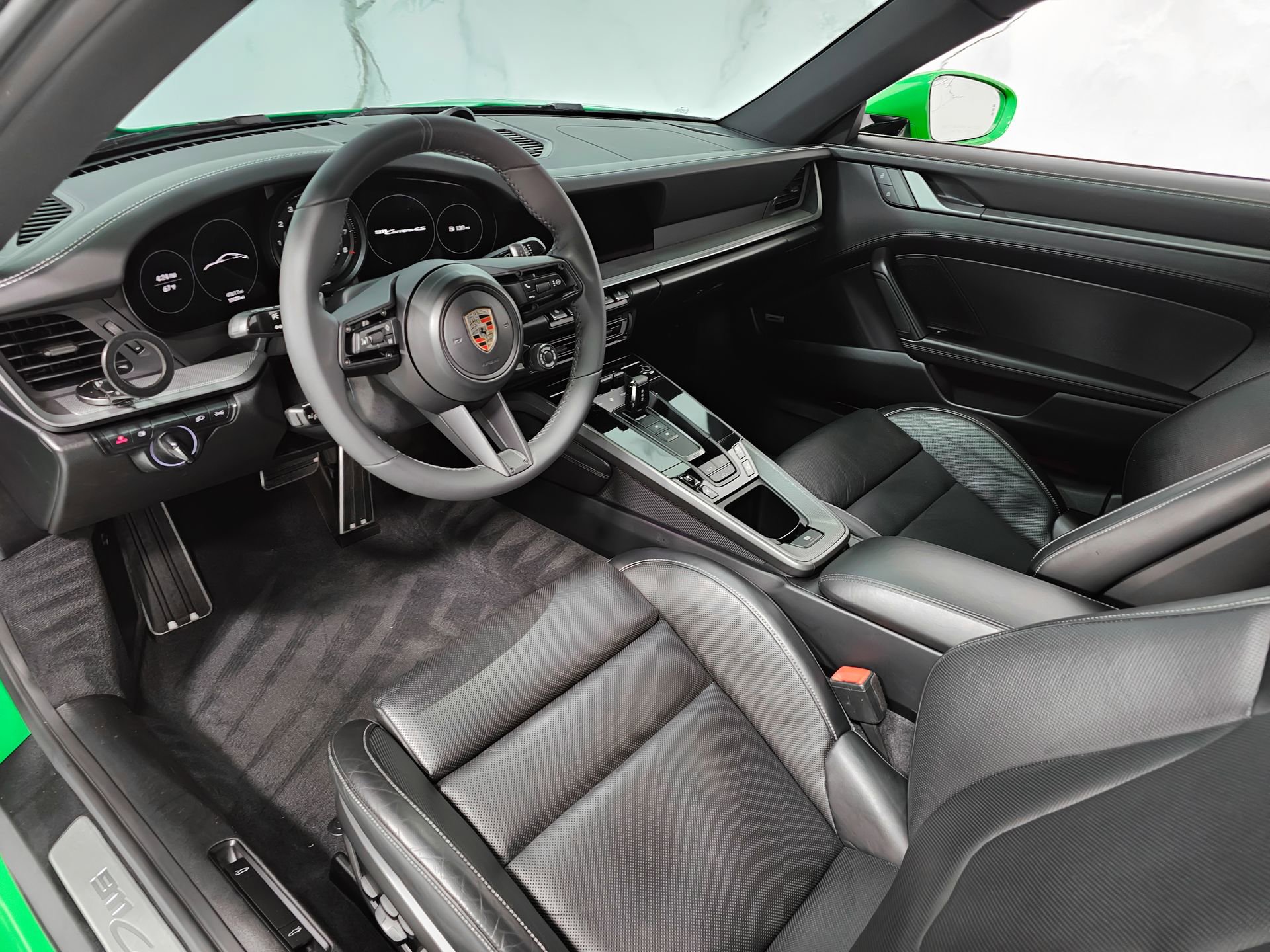 Used 2022 Porsche 911 Carrera 4S w/ Sport Package image 18