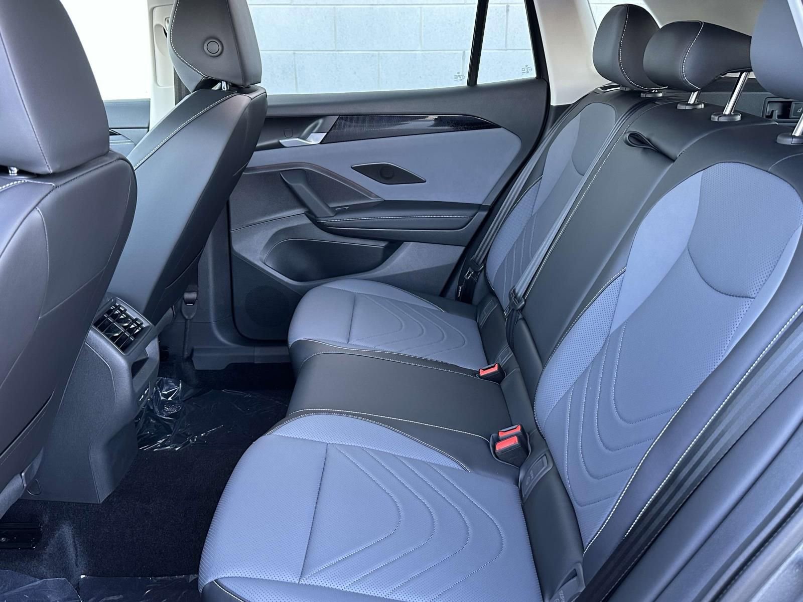 New 2025 Volkswagen Tiguan SE image 13