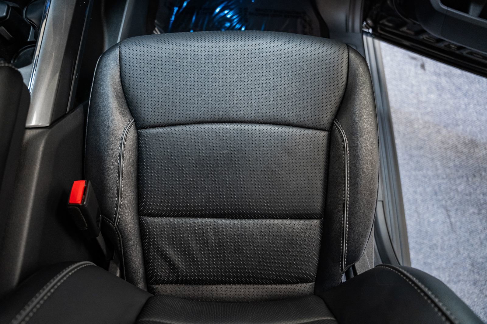 Certified 2023 Ford F150 Lariat w/ Equipment Group 502A High image 33