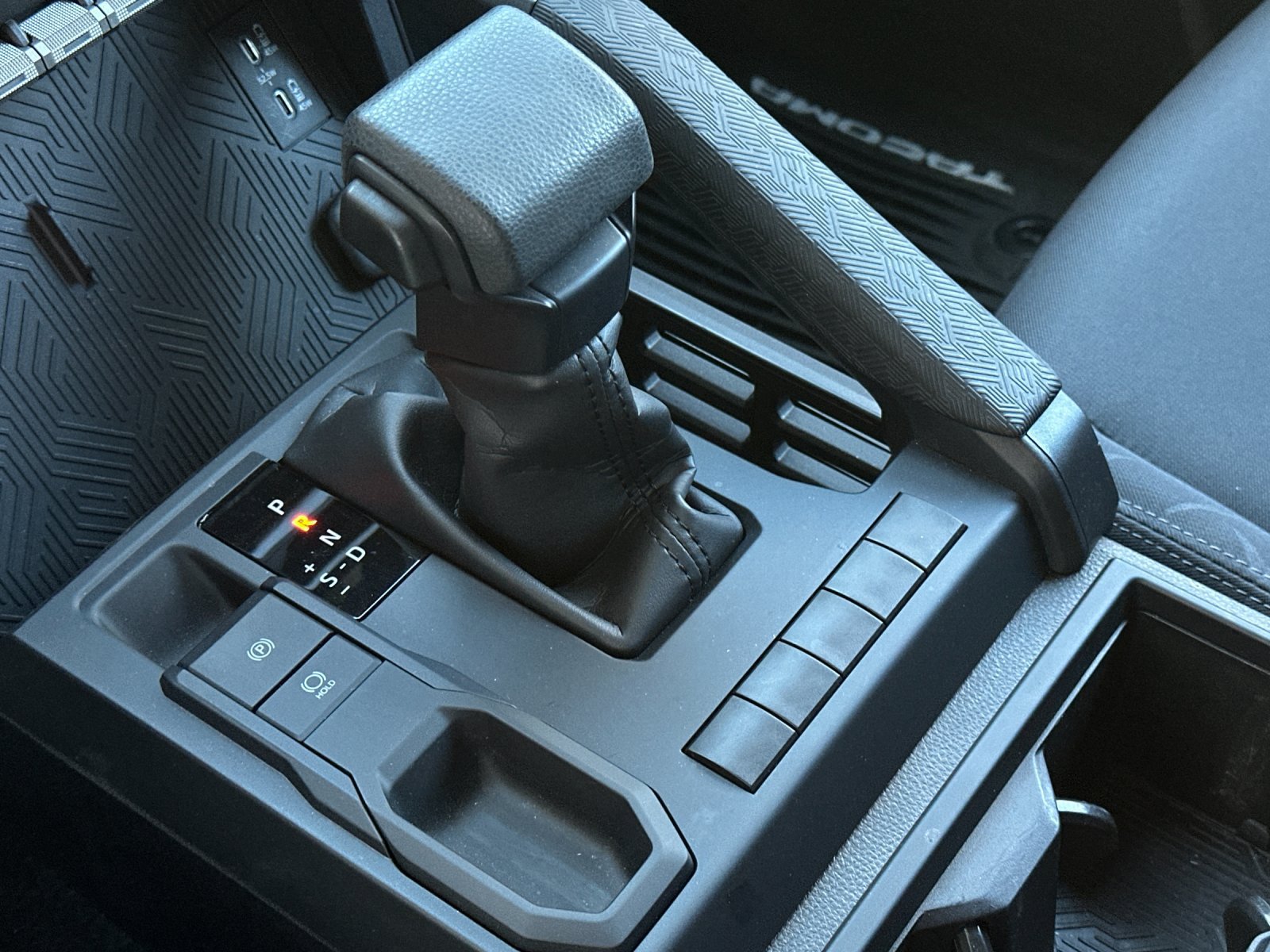 Used 2025 Toyota Tacoma SR RWD image 18