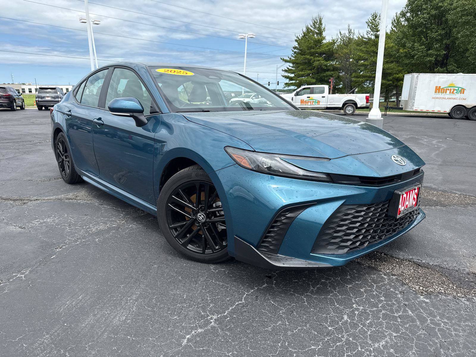 Used 2025 Toyota Camry SE FWD image 2