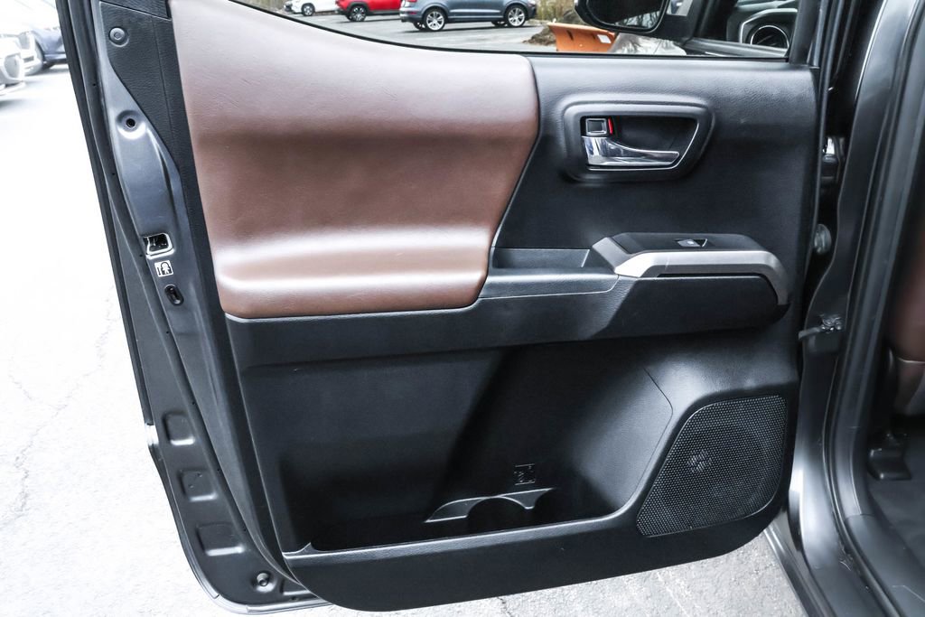Used 2019 Toyota Tacoma Limited image 24