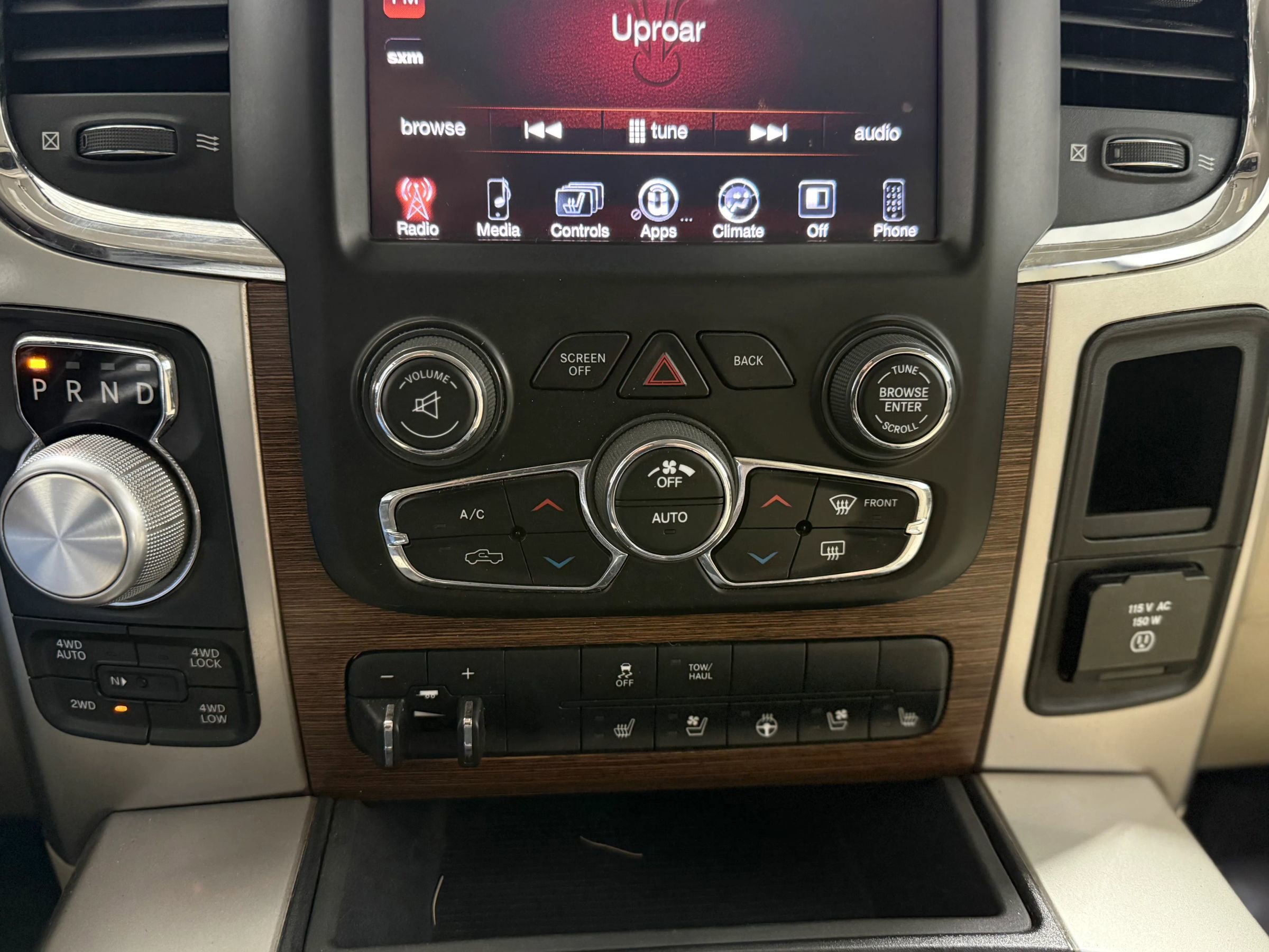 Used 2016 RAM 1500 Laramie image 19
