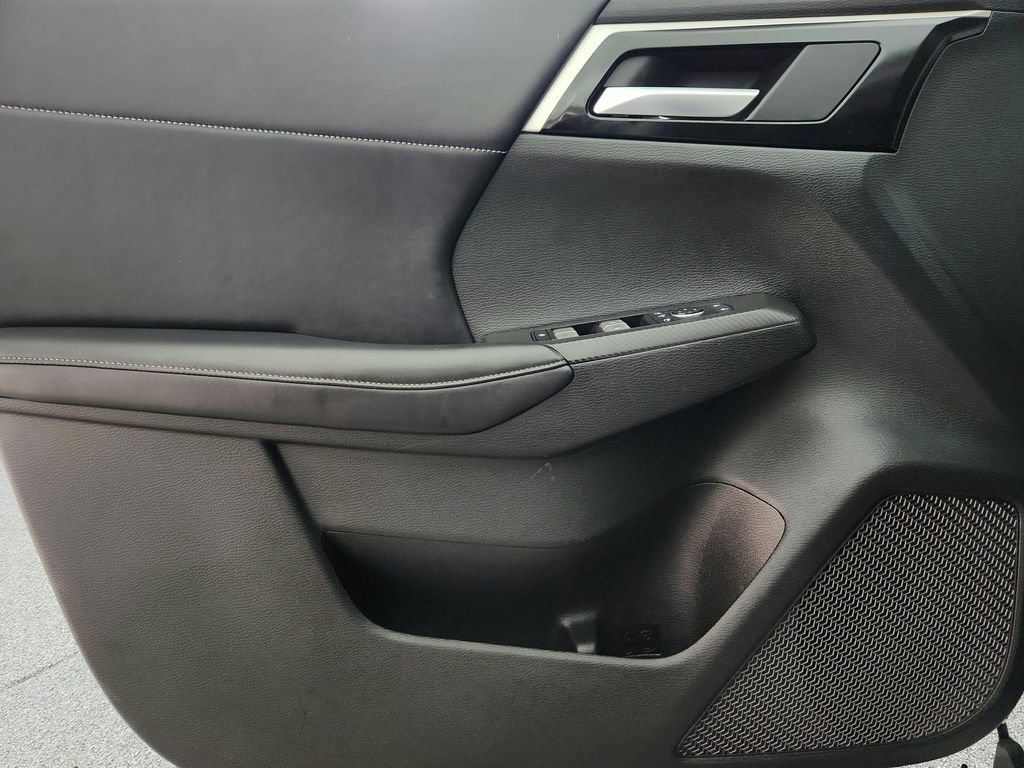 Used 2023 Mitsubishi Outlander Ralliart AWD/4WD image 24