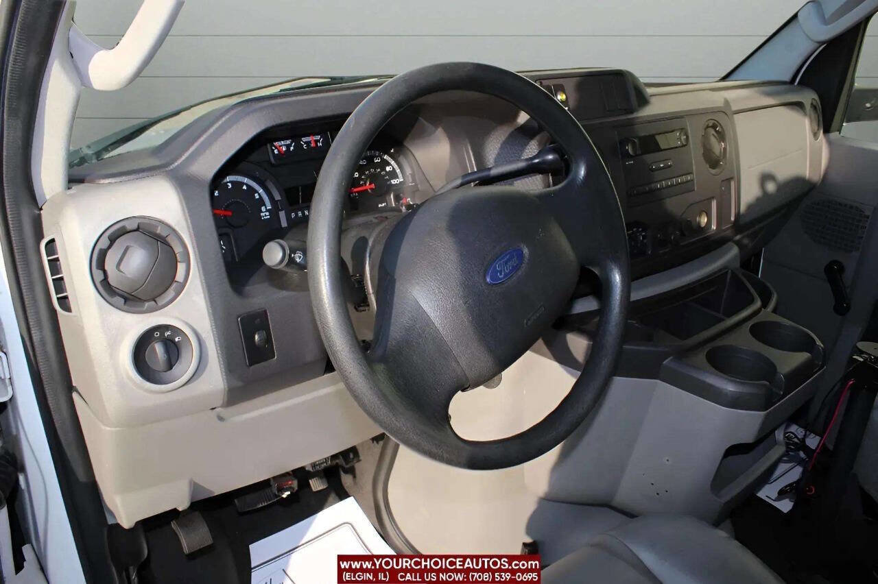 Used 2011 Ford E-450 and Econoline 450 Super Duty image 17