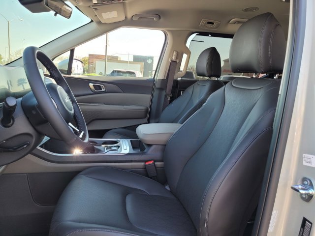 New 2026 Kia Carnival EX FWD image 9