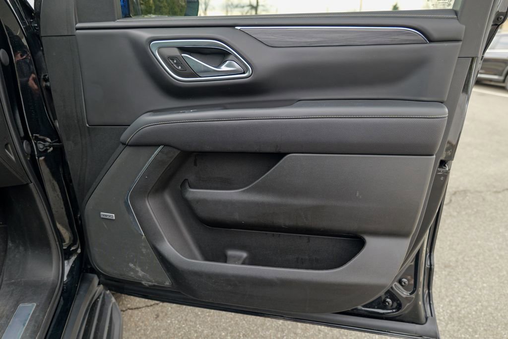 Used 2023 GMC Yukon XL SLT w/ SLT Premium Package image 35