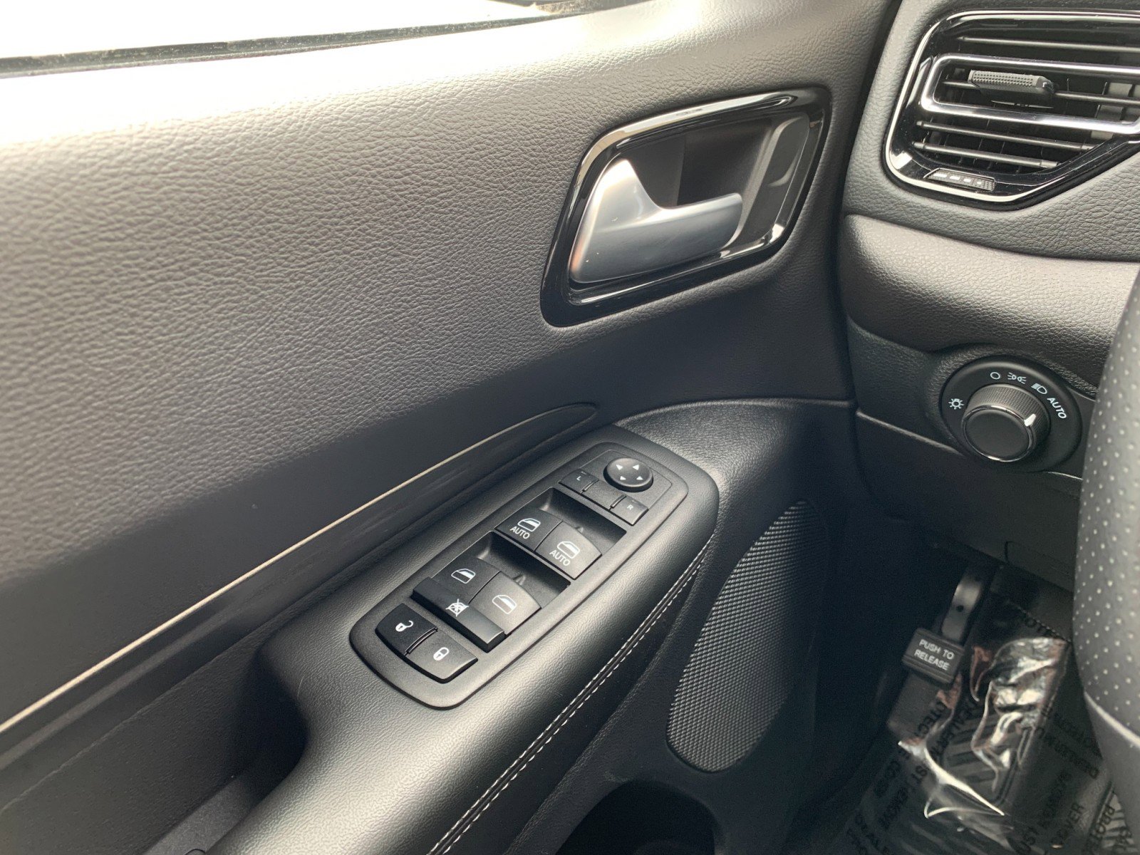 Used 2022 Dodge Durango AWD image 13