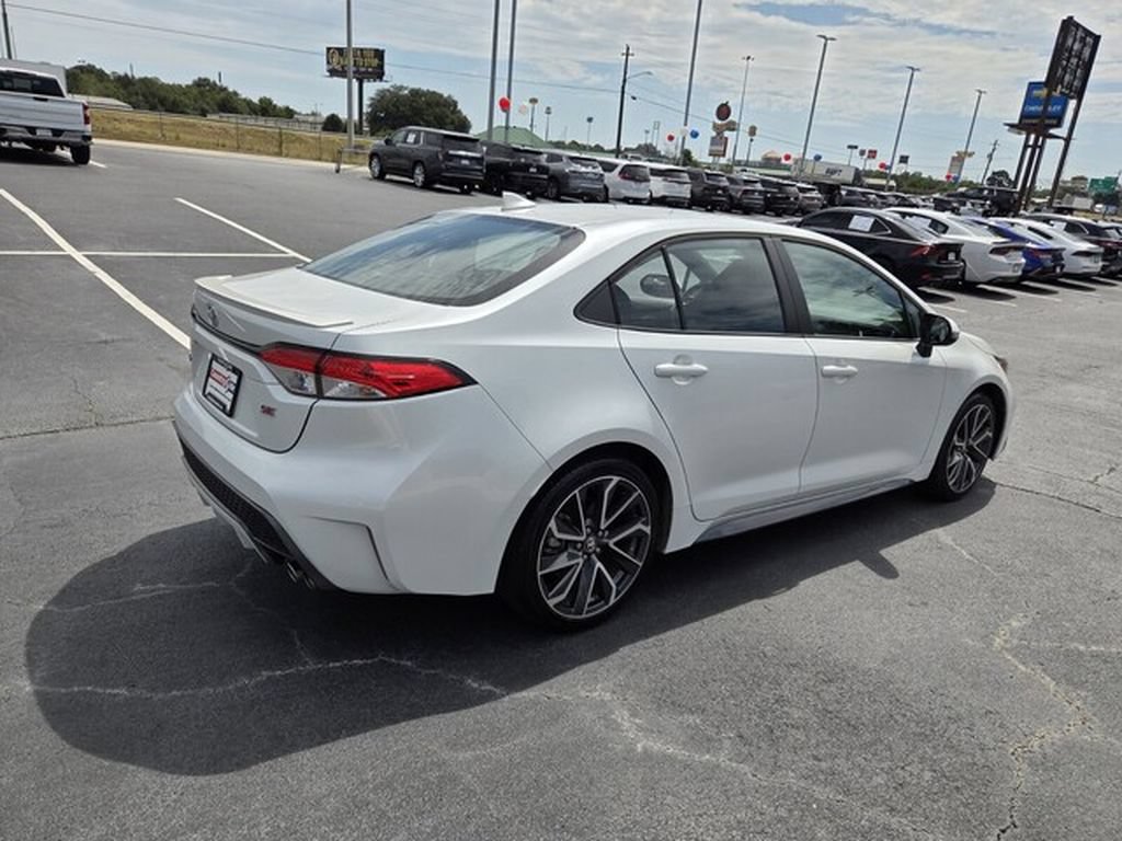 Used 2022 Toyota Corolla SE FWD image 6