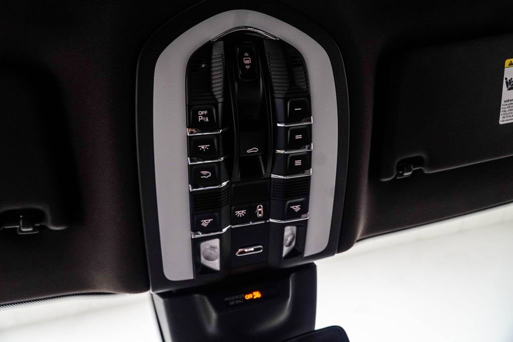 Used 2021 Porsche Macan GTS w/ Premium Package Plus (PF9) AWD/4WD image 40