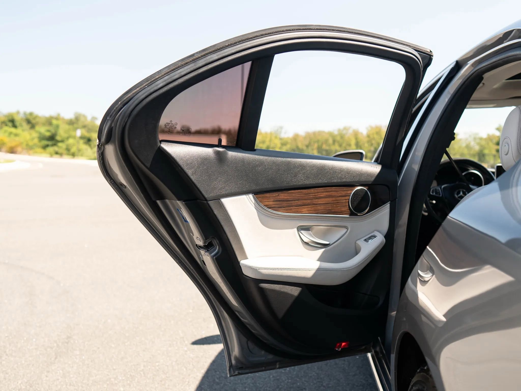 Used 2015 Mercedes-Benz C 300 Sedan image 44