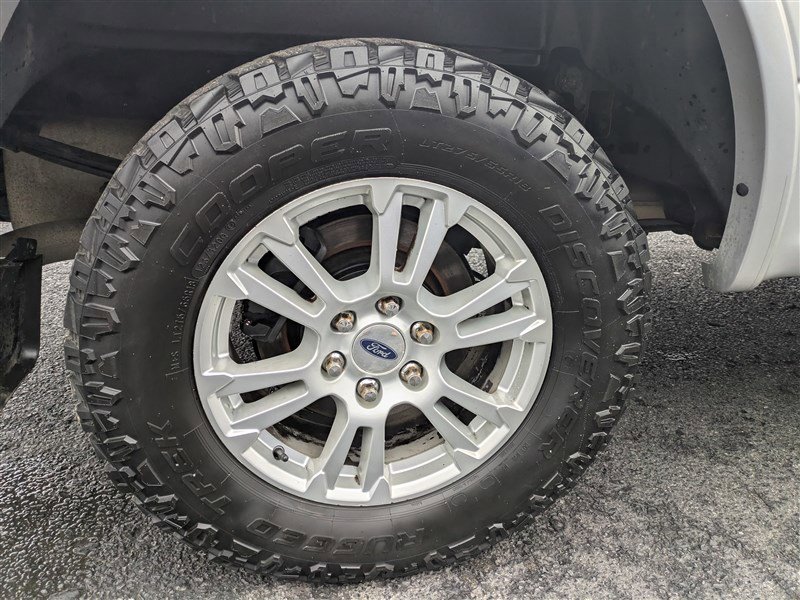 Used 2016 Ford F150 Lariat w/ Max Trailer Tow Package image 12
