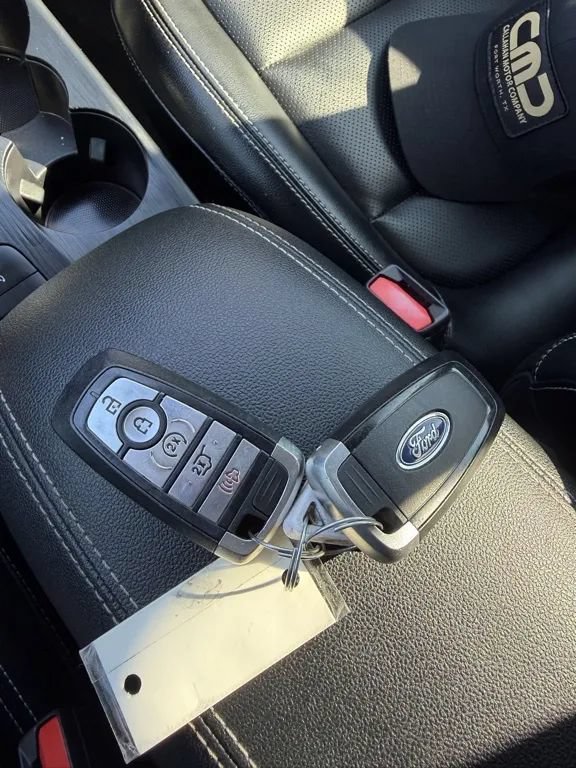 Used 2020 Ford Escape SEL AWD/4WD image 30