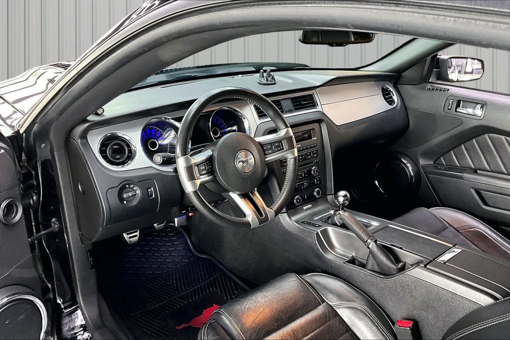 Used 2014 Ford Mustang GT Premium w/ Comfort Package RWD image 16