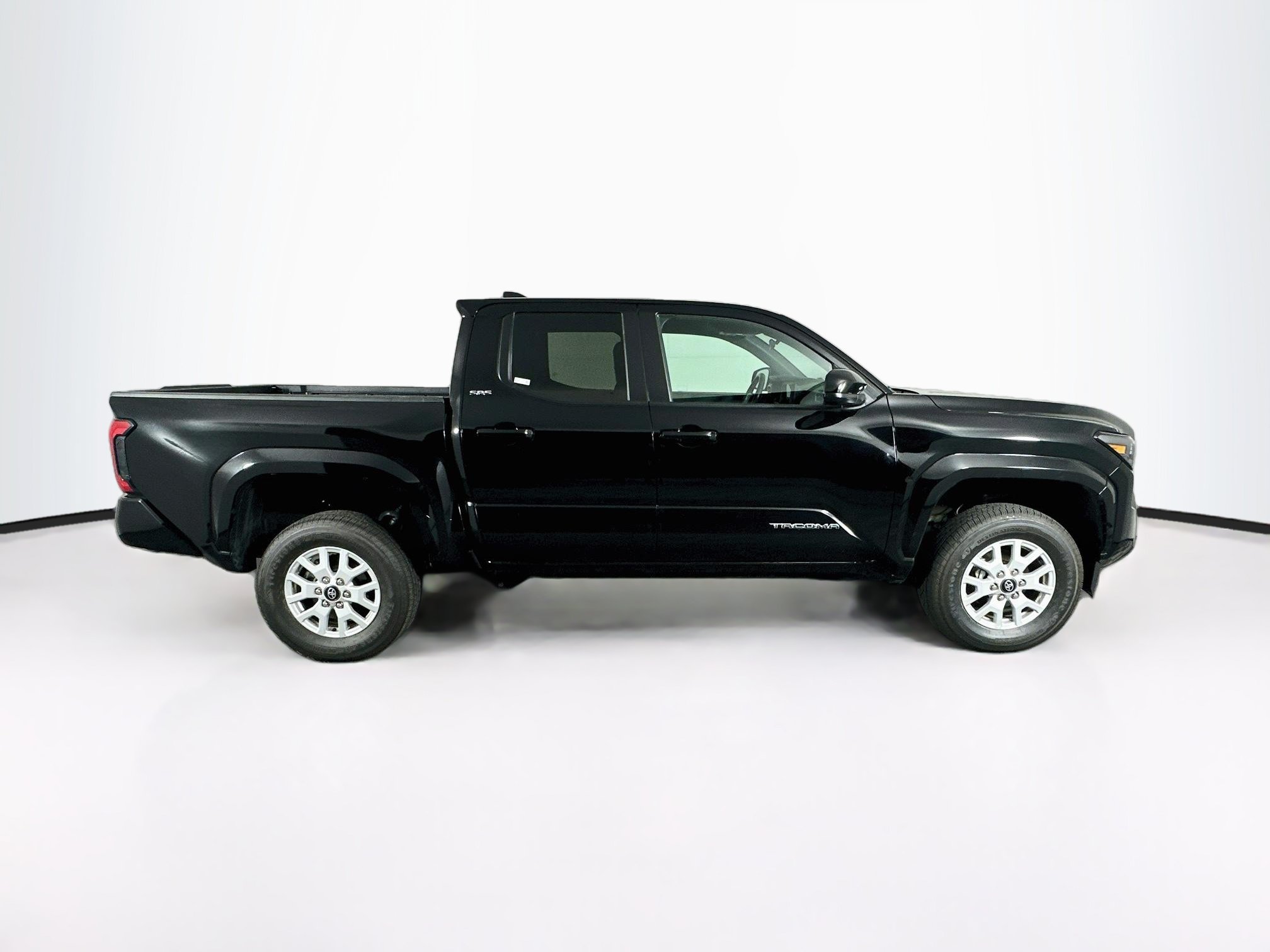 Used 2024 Toyota Tacoma SR5 RWD image 10