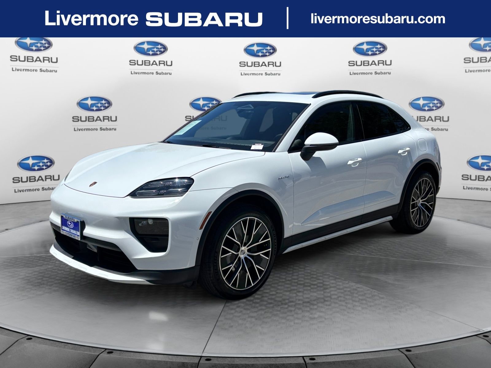 Used 2025 Porsche Macan 4 Electric AWD/4WD video 1