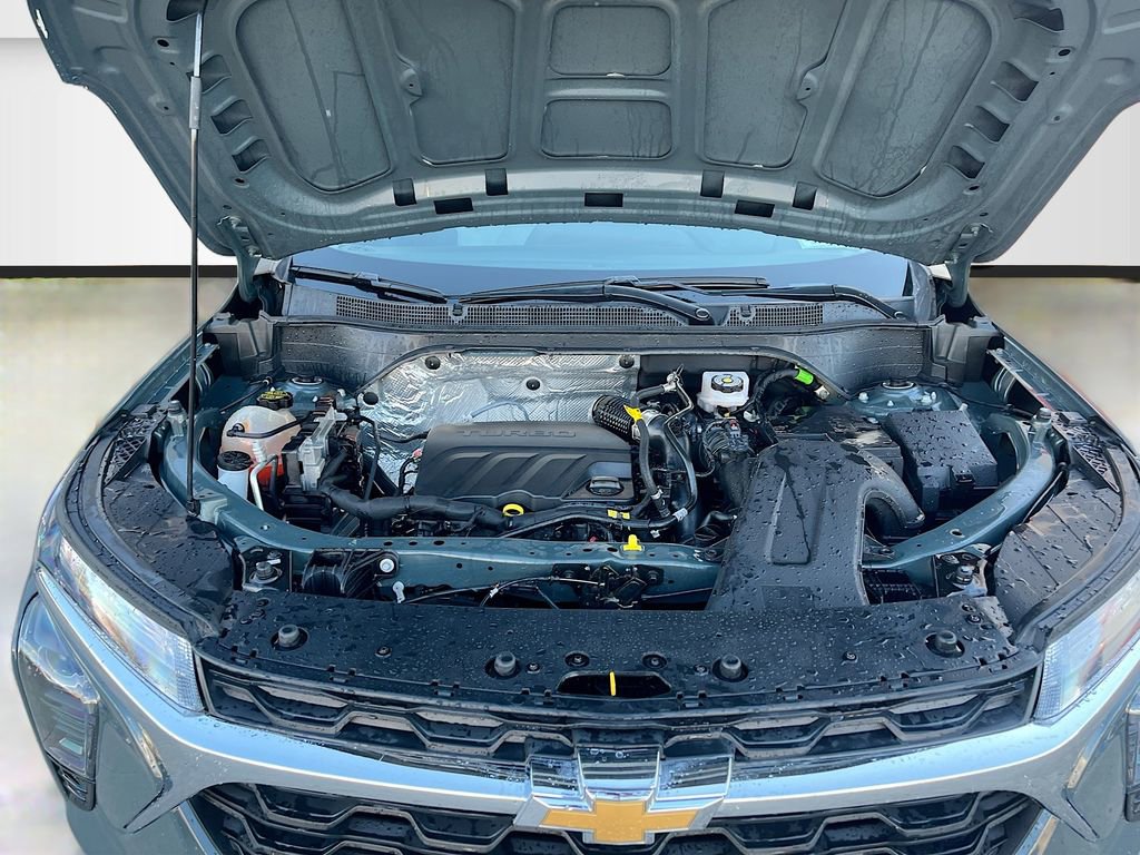 Used 2025 Chevrolet Trax LS w/ LS Convenience Package FWD image 28