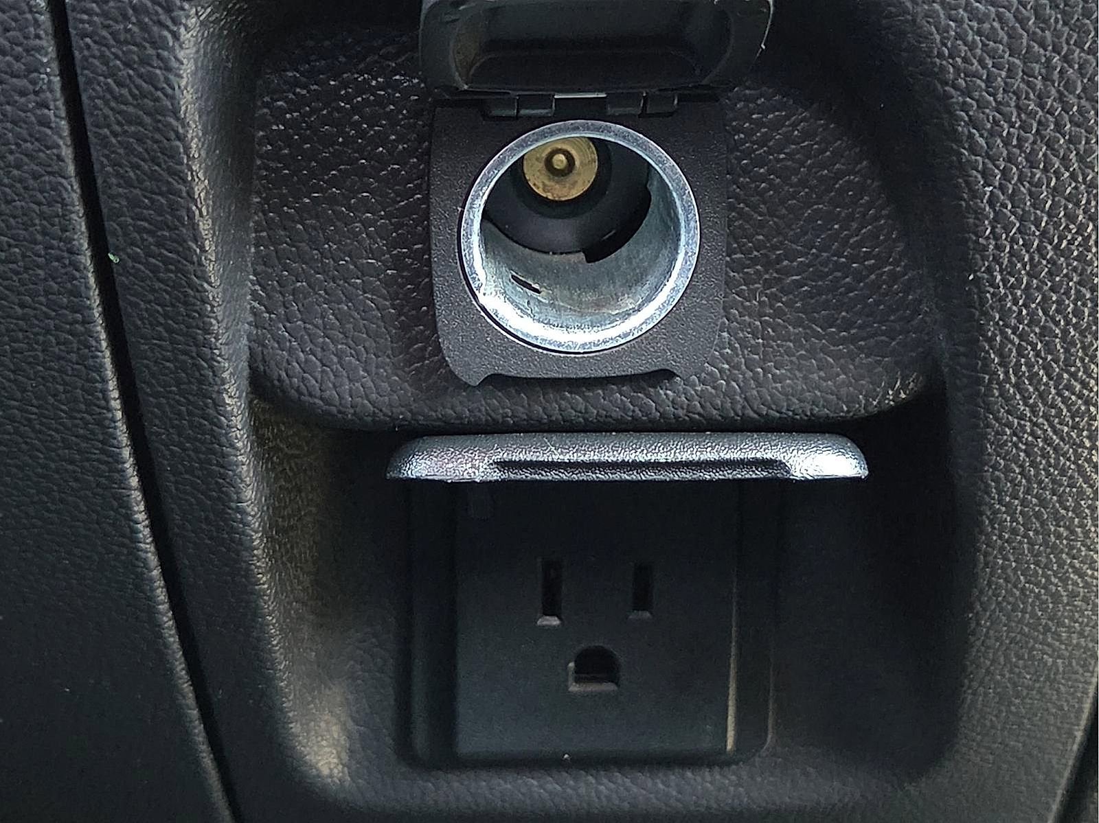 Used 2018 Chevrolet Silverado 1500 LT w/ Texas Edition image 21