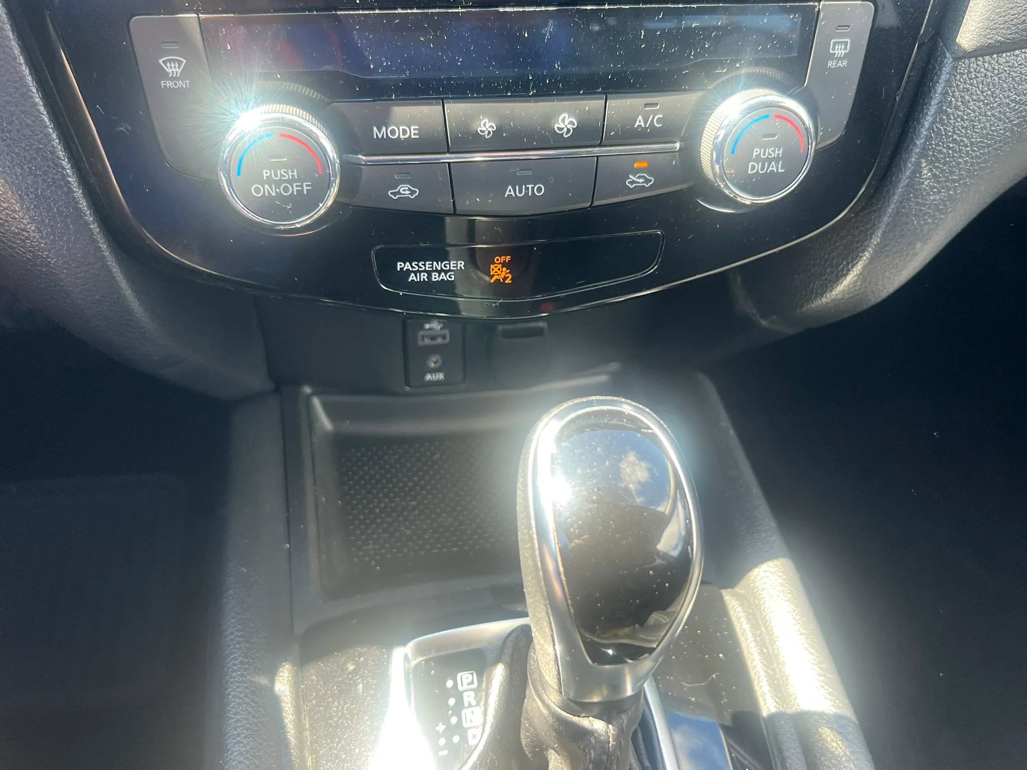 Used 2017 Nissan Rogue SV AWD/4WD image 24