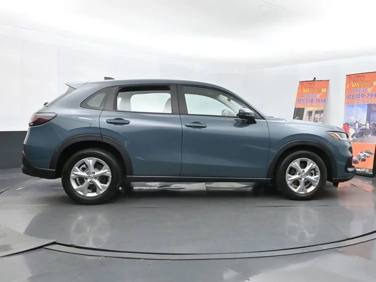 Used 2024 Honda HR-V LX image 4