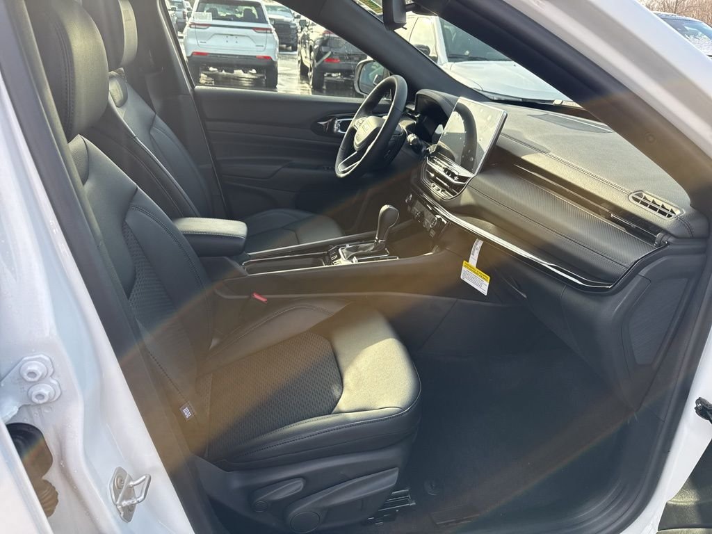 New 2026 Jeep Compass Latitude AWD/4WD image 19