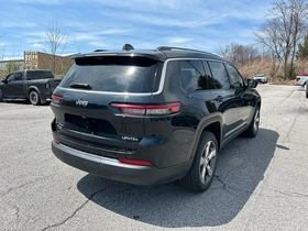 Used 2021 Jeep Grand Cherokee L Limited w/ Luxury Tech Group II image 2