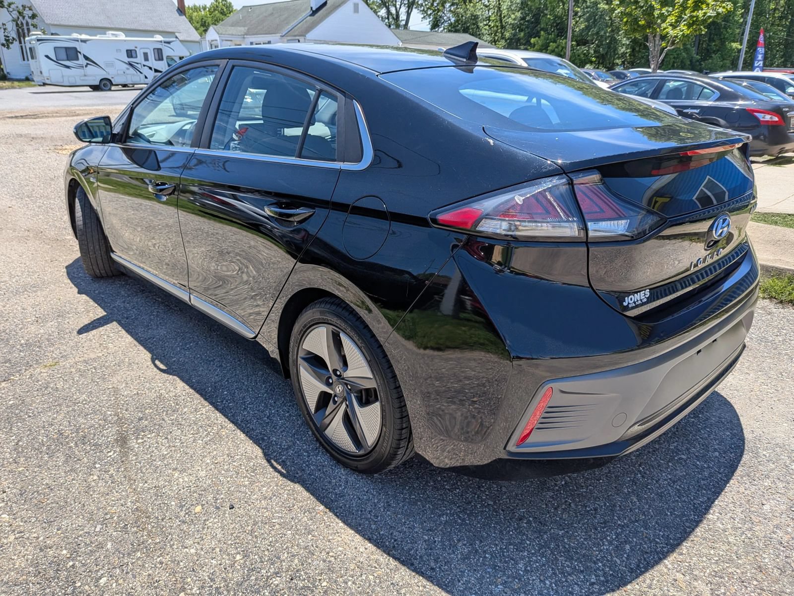 Used 2020 Hyundai Ioniq SEL FWD image 3