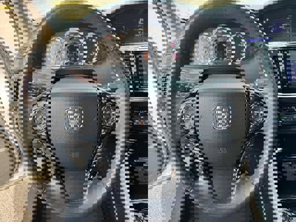 Used 2017 Honda Accord Touring image 20