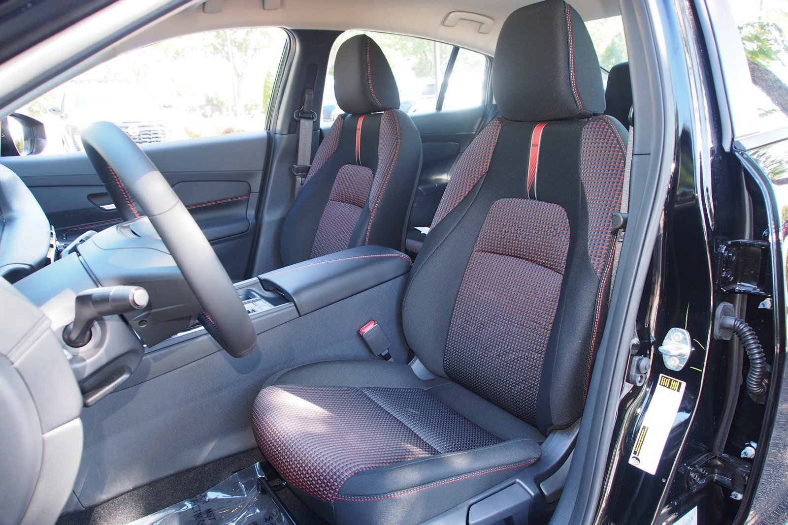 New 2027 Nissan Sentra SR w/ Floor Mat Package FWD image 15