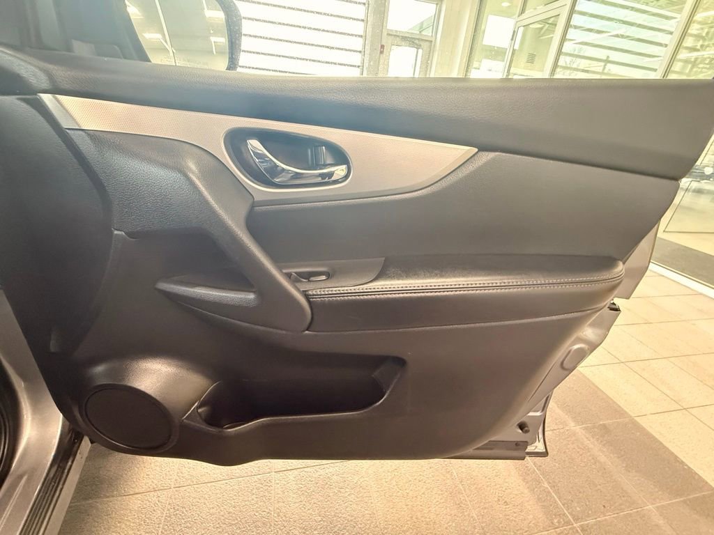 Used 2020 Nissan Rogue Sport SV w/ Technology Package image 34