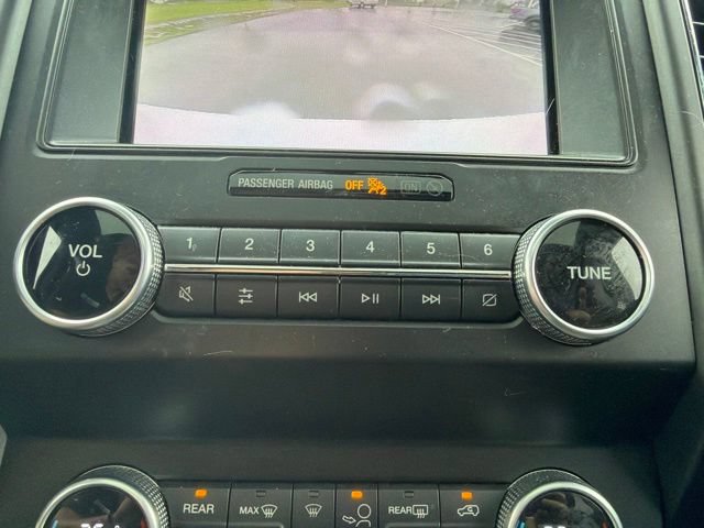Used 2019 Ford Expedition Limited w/ Equipment Group 302A AWD/4WD image 43