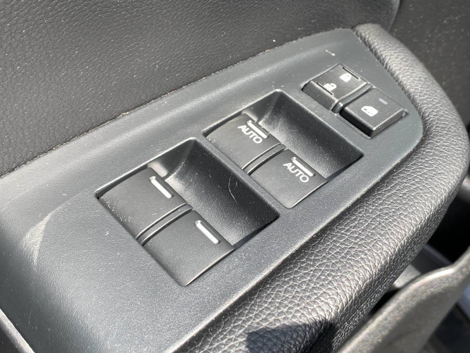 Used 2022 Honda Pilot Touring image 12