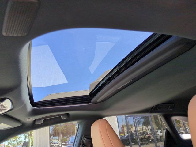 Certified 2025 Lexus RX 350 Premium w/ Accessory Package (Z1) image 19