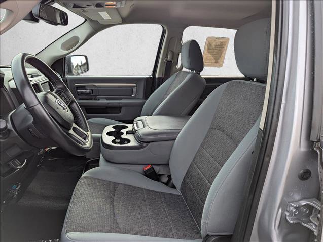 Used 2019 RAM 1500 Classic SLT w/ Luxury Group image 13