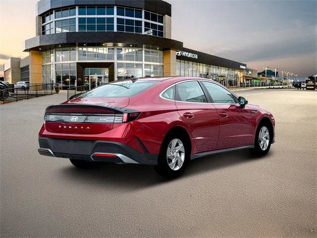 Certified 2025 Hyundai Sonata SE image 7