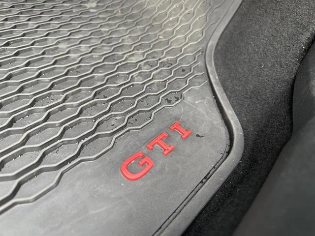 Used 2024 Volkswagen GTI SE image 38