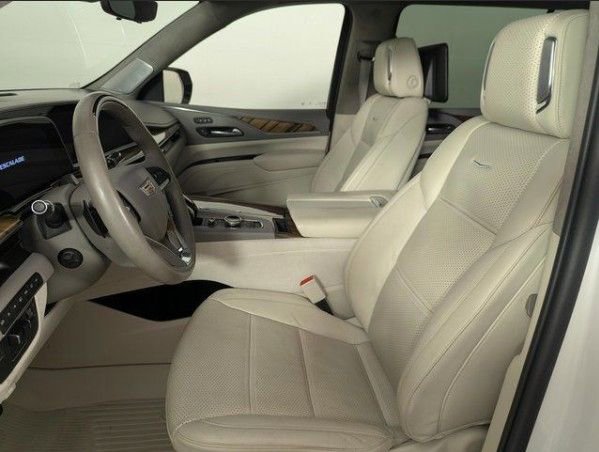 Used 2021 Cadillac Escalade ESV Sport Platinum AWD/4WD image 5