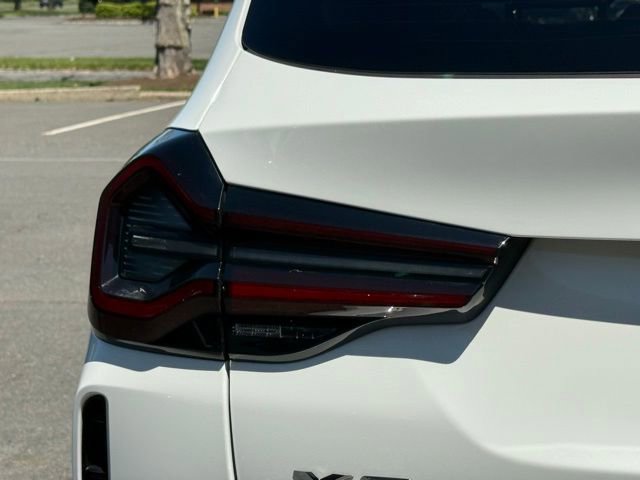 Used 2022 BMW X3 xDrive30i w/ M Sport Package 2 AWD/4WD image 17