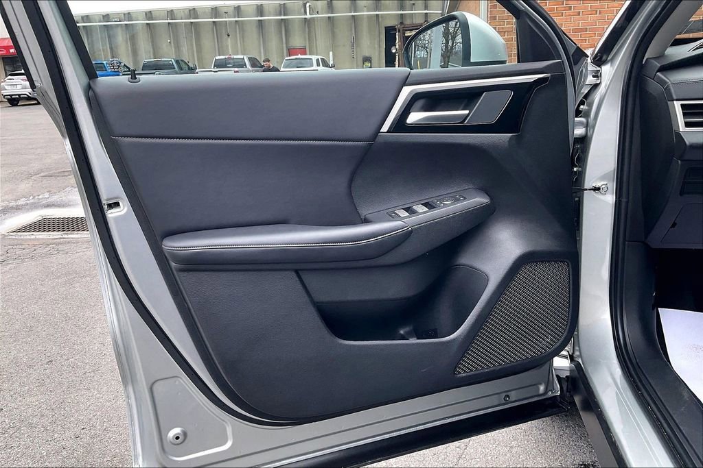 Used 2023 Mitsubishi Outlander SE image 22