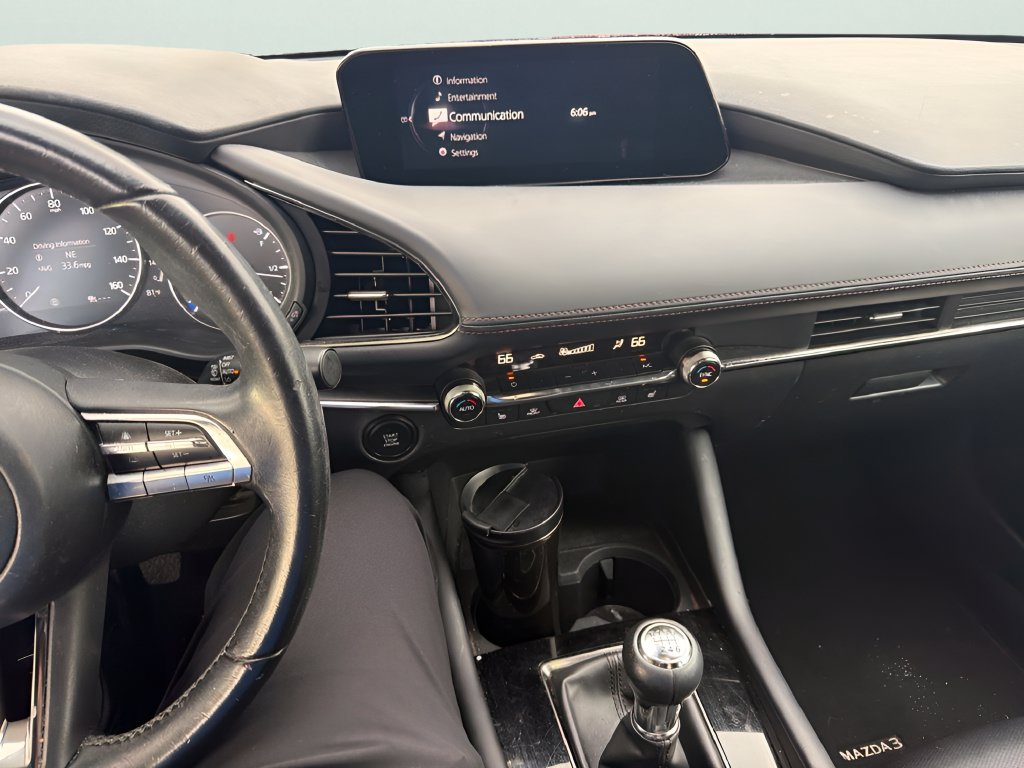 Used 2022 MAZDA MAZDA3 s FWD image 5